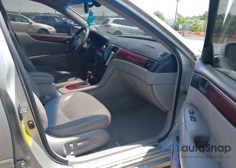 2002 Lexus Es 300 from USA, damaged, VIN JTHBF30G125023832